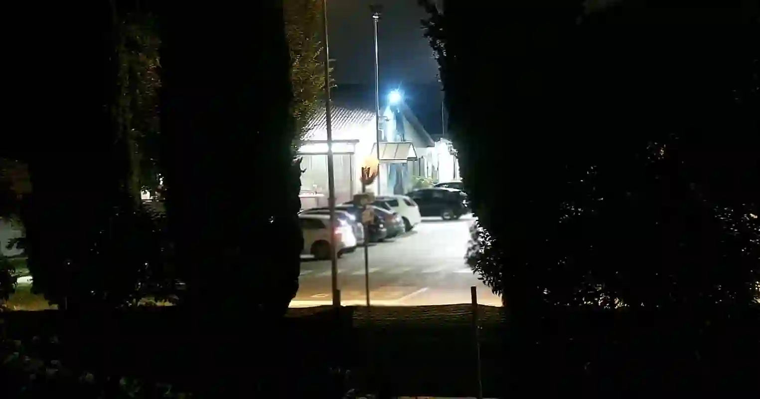 Descrizione immagine, eventi esterni/interni al capannone con foto e audio
